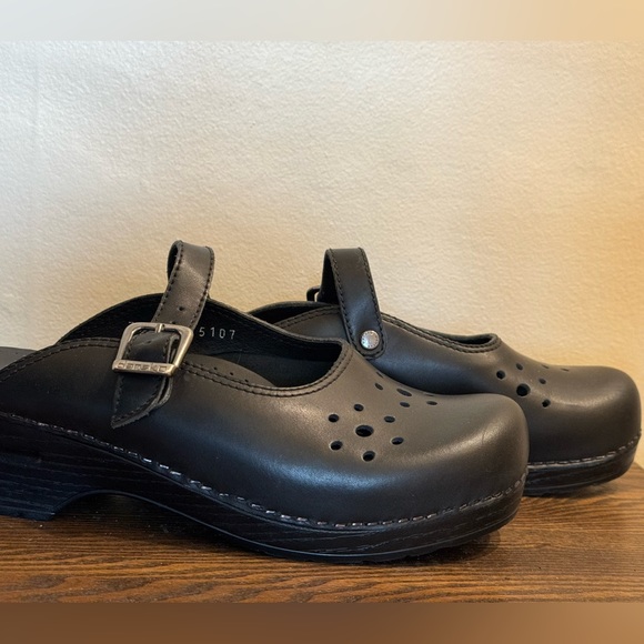 Dansko Clogs - Black Size 38 - Picture 5 of 6